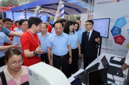  Astrazeneca Việt Nam đồng hành cùng các hoạt động khám sàng lọc và chuyển đổi số y tế