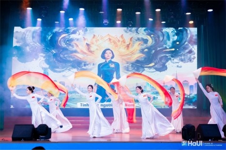 Lan tỏa văn hóa đọc, kết nối tri thức và tình hữu nghị qua Ngày hội giao lưu văn hóa Việt - Trung