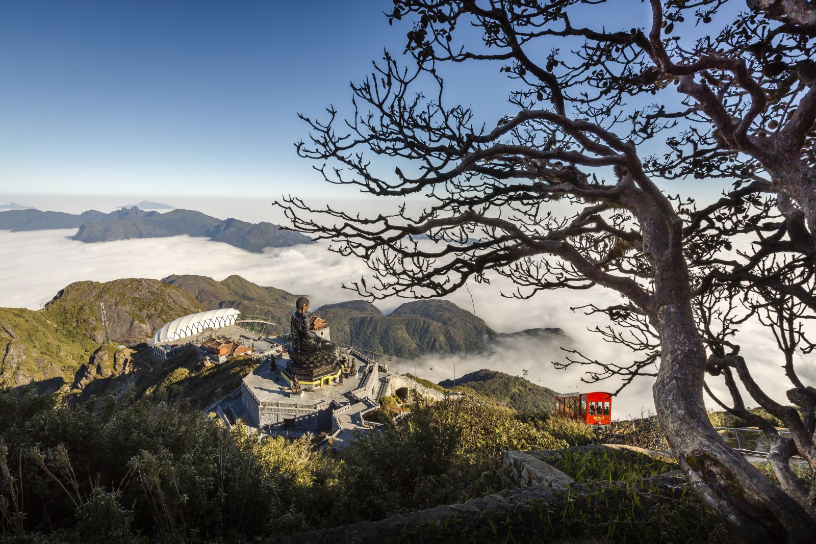 Hé lộ 3 điểm đến tâm linh trứ danh là “kỳ quan” trên đỉnh núi