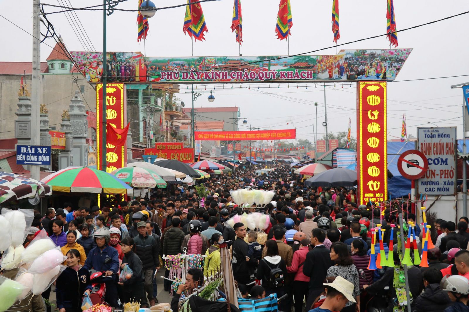 Chợ Viềng Phủ Dầy: Không gian văn hóa, tín ngưỡng trong cấu trúc lễ hội truyền thống