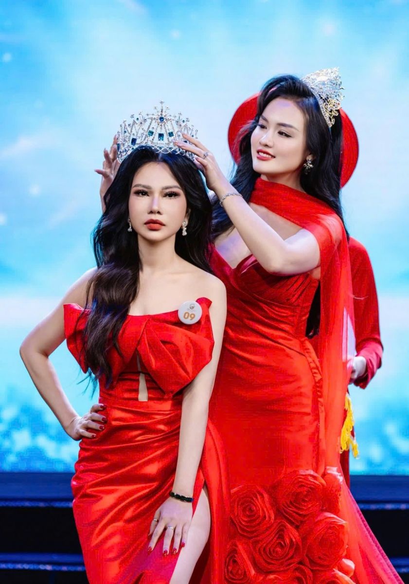 Từ nghị lực đến vương miện: Nguyễn Khuê Thu đăng quang Mrs Earth Vietnam 2026