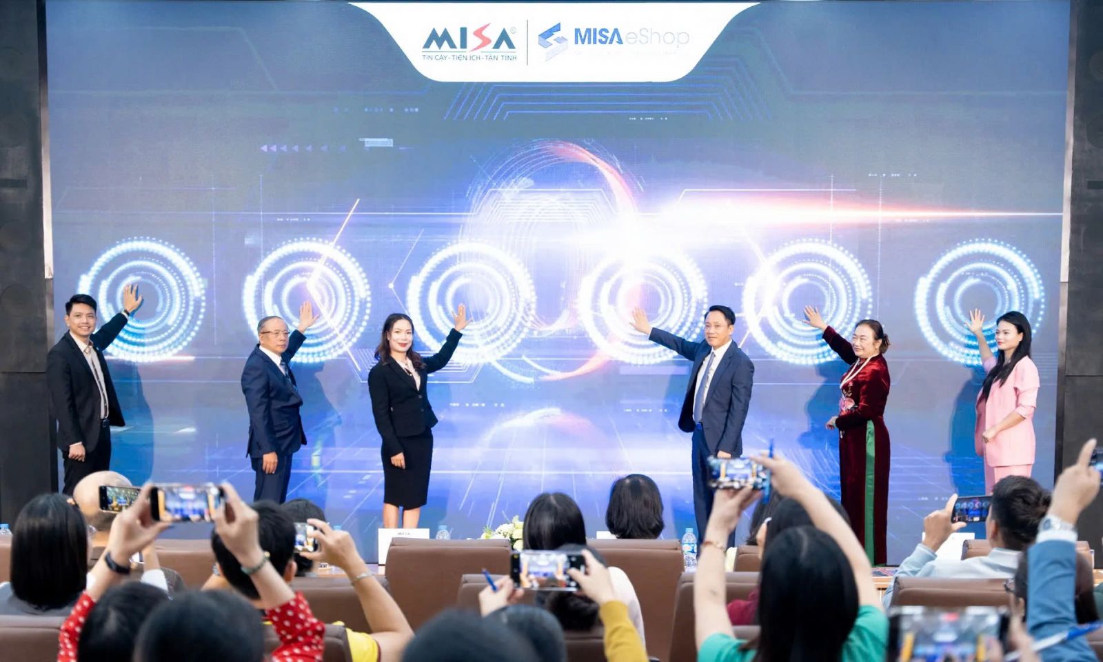 Tặng miễn phí phần mềm \\\'tiếp sức\\\' 2 triệu hộ kinh doanh xóa bỏ thuế khoán