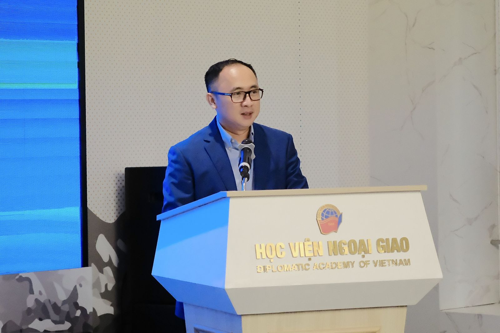 Bồi dưỡng kỹ năng kiểm chứng tin giả cho sinh viên
