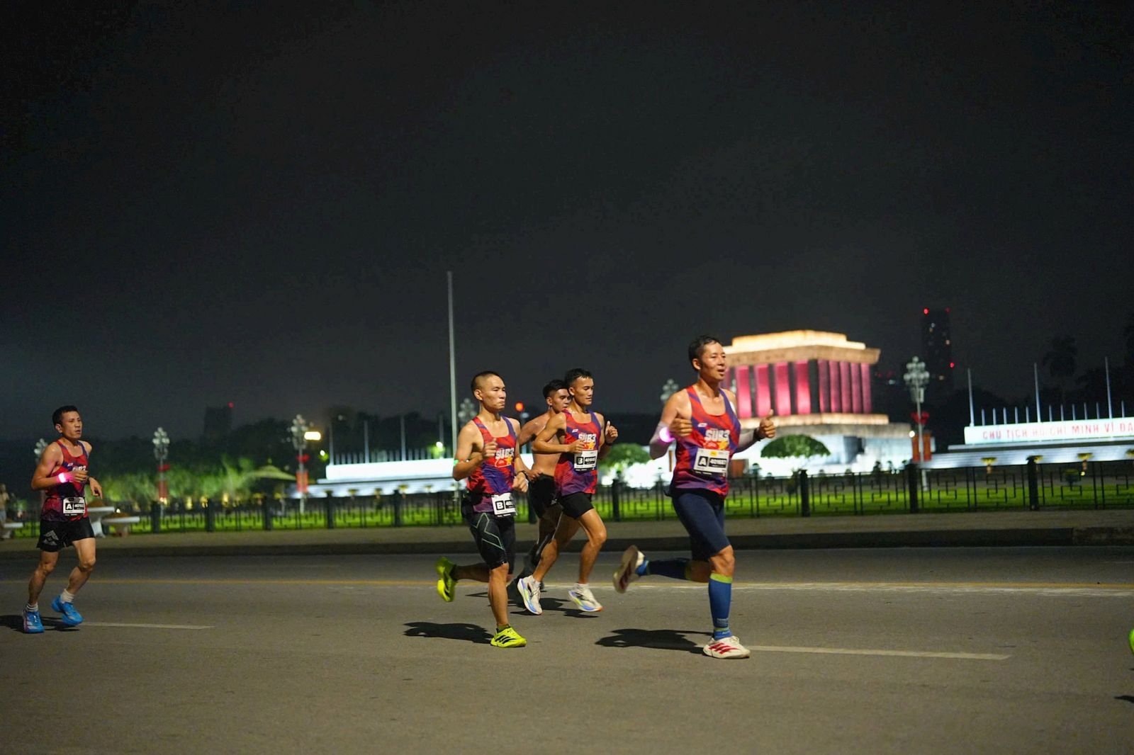 Nguyễn Thị Oanh, Phạm Thị Hồng Lệ vô địch Giải Marathon Quốc tế Hà Nội Techcombank 2026