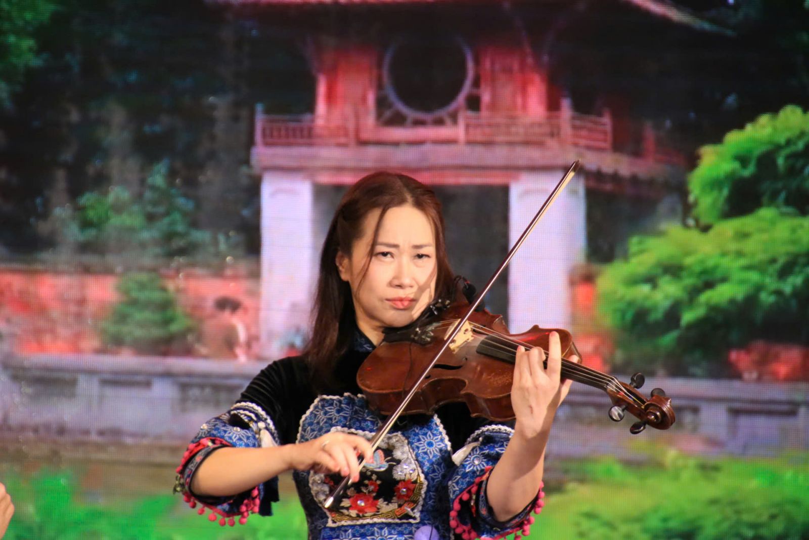 \\\'Save The World\\\': Khi nghệ thuật kết nối những trái tim