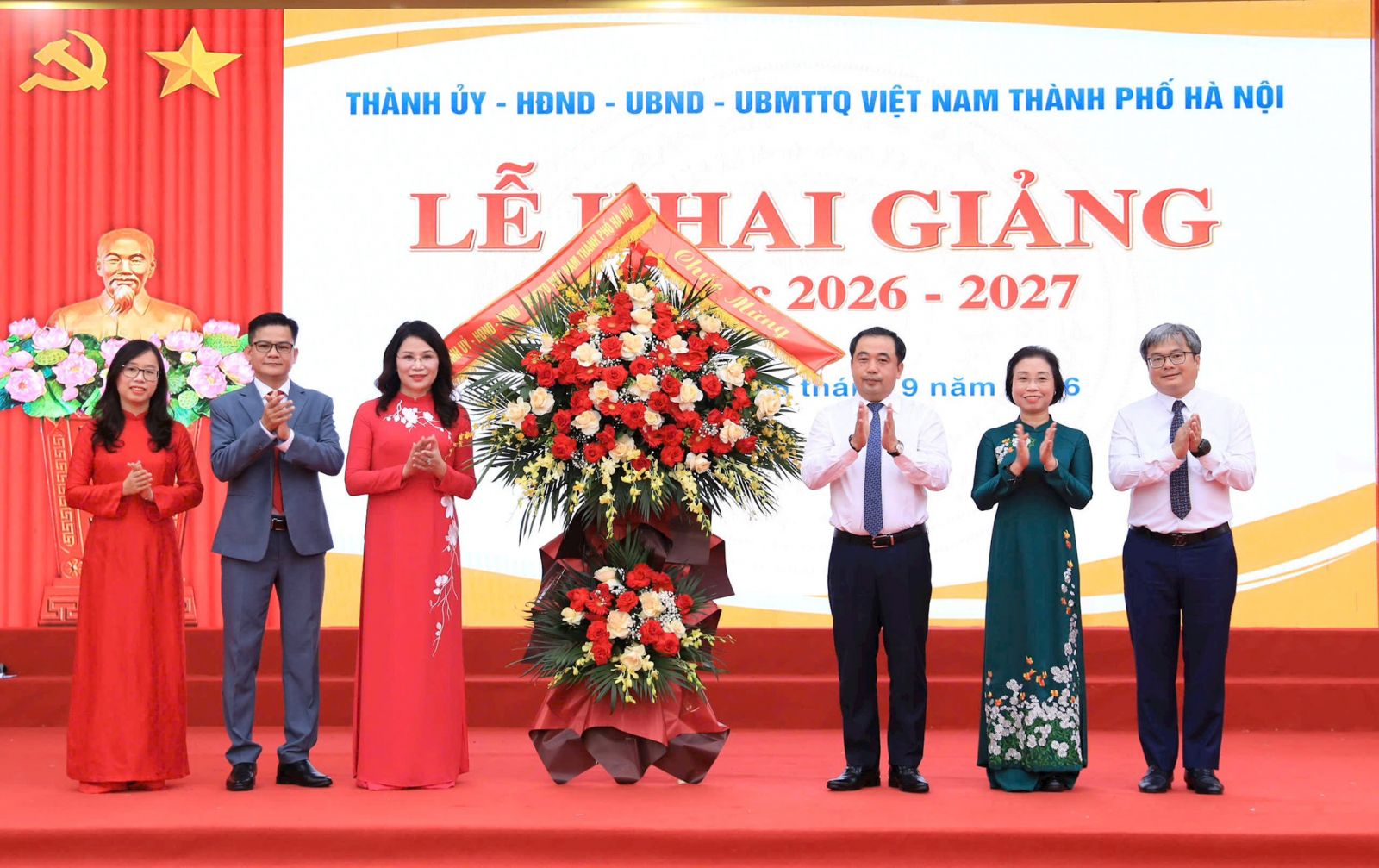 THCS Trần Duy Hưng khai giảng năm học mới với nhiều thành tích ấn tượng