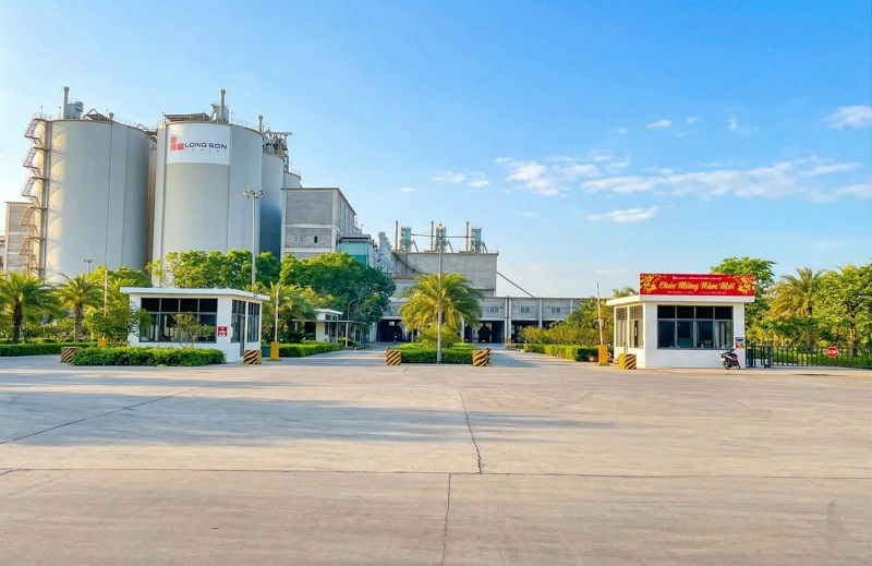 Công ty Xi măng Long Sơn chào mừng ngày Giải phóng miền Nam 30/4 và Quốc tế Lao động 1/5