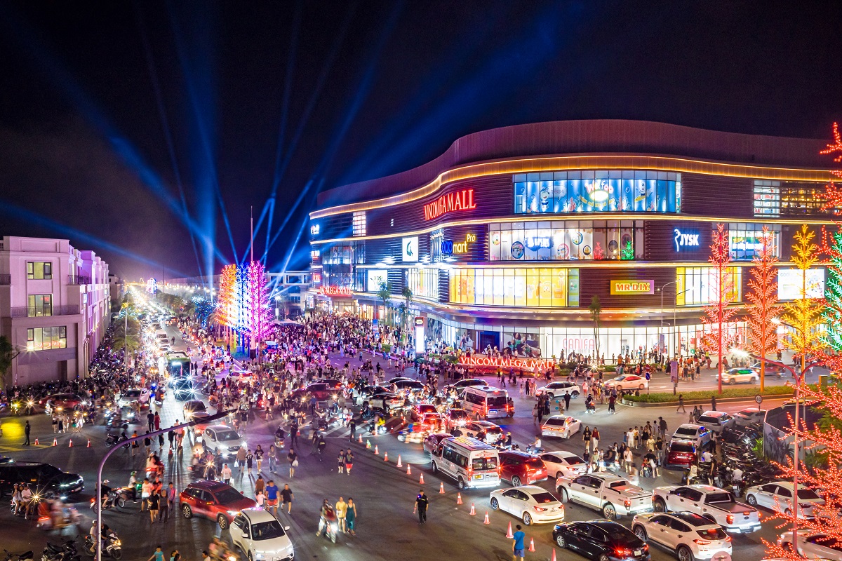 Vincom Mega Mall Royal Island tung loạt ưu đãi hấp dẫn khởi động mùa lễ hội - mua sắm cuối năm