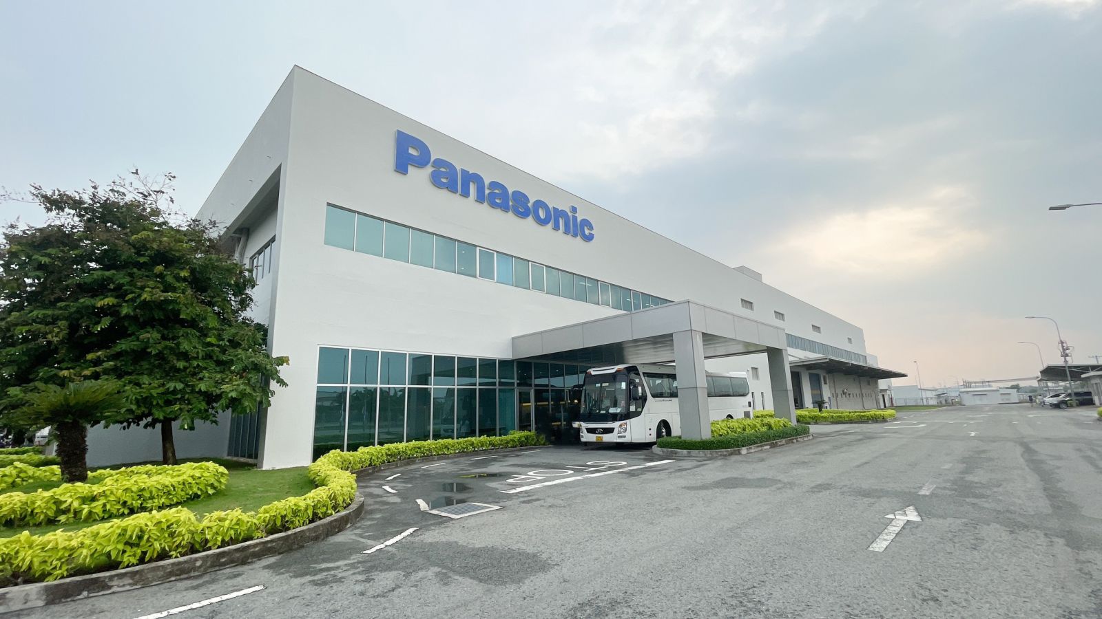 Nhà máy hơn 200 tỷ đồng của Panasonic Electric Works Việt Nam tại Bình Dương được đầu tư thế nào?