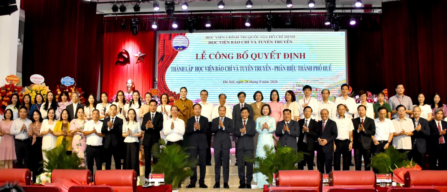 Công bố Quyết định thành lập Học viện Báo chí và Tuyên truyền - Phân hiệu thành phố Huế