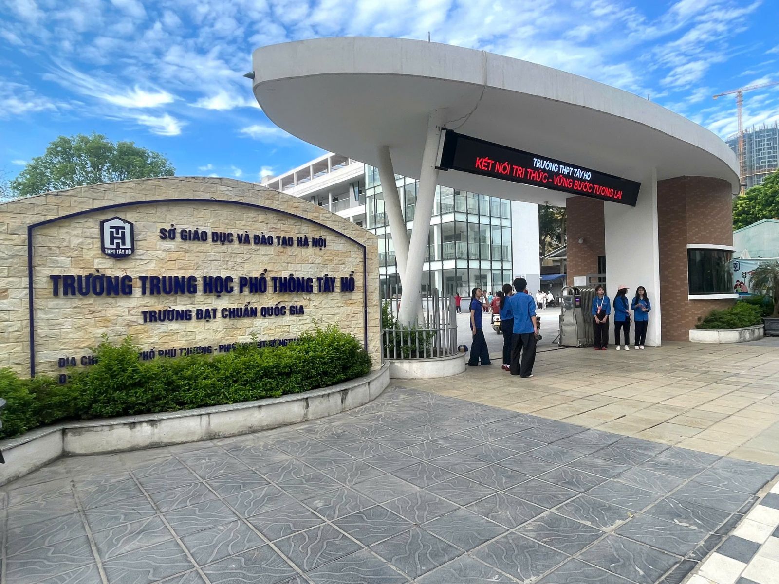 THPT Tây Hồ tư vấn chọn ban, chọn lớp: Định vị tương lai từ những lựa chọn đầu tiên