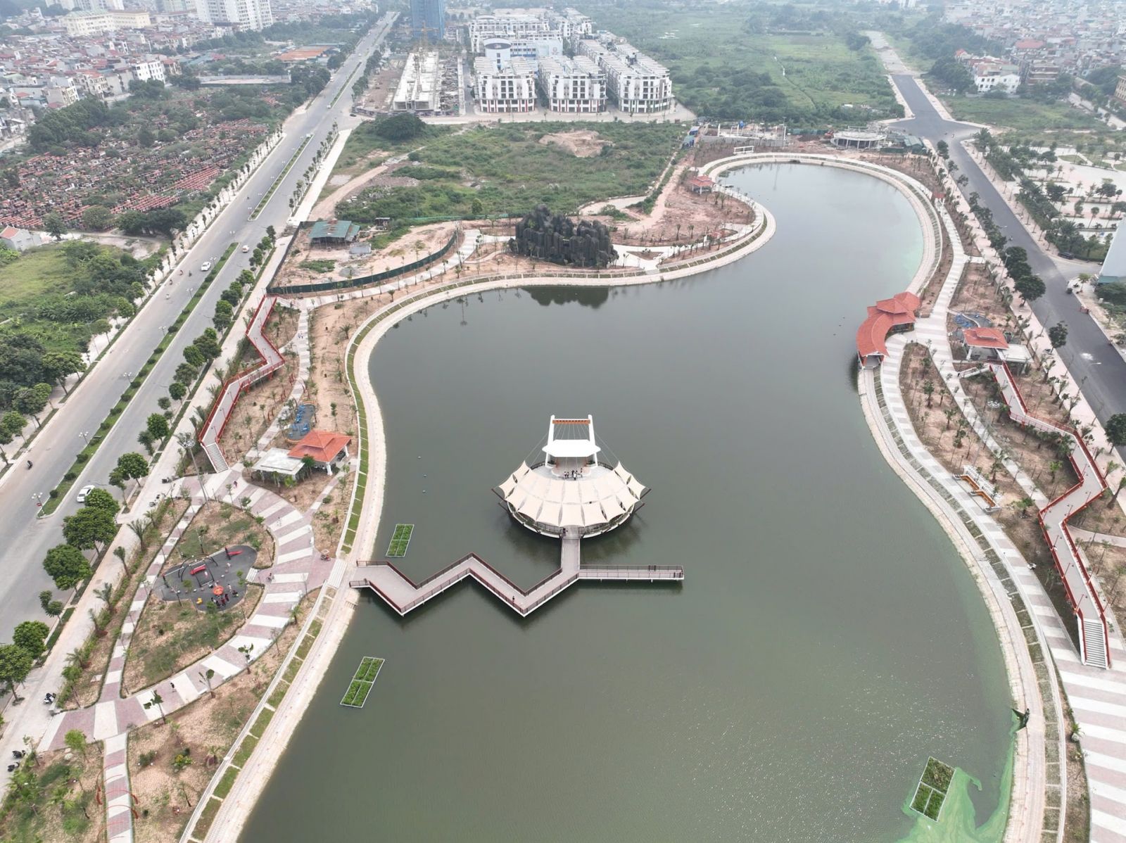 Thành phố chú trọng tạo lập các không gian mở, cây xanh cùng các hình ảnh kiến trúc cảnh quan tích cực