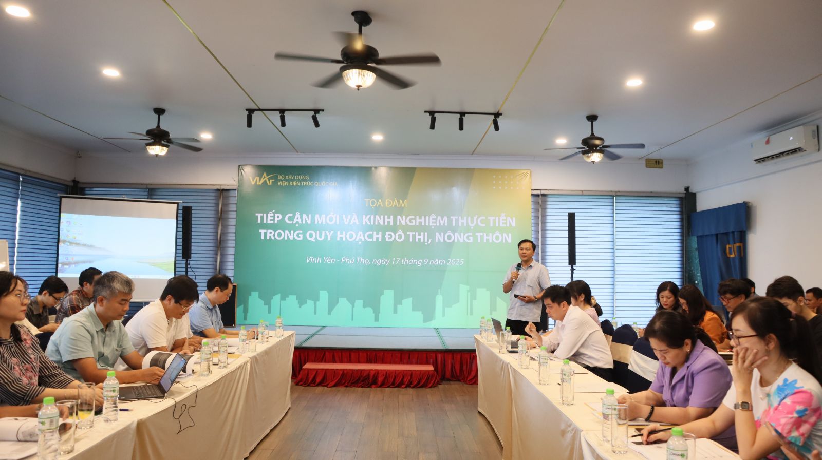Hội thảo “Tiếp cận mới và kinh nghiệm thực tiễn trong quy hoạch đô thị, nông thôn”