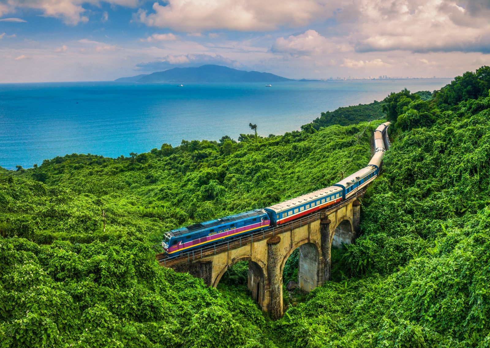 Bài 12: Đường sắt đô thị và quốc gia: cơ hội phát triển ngành kinh tế giao thông mới cho Hà Nội 
