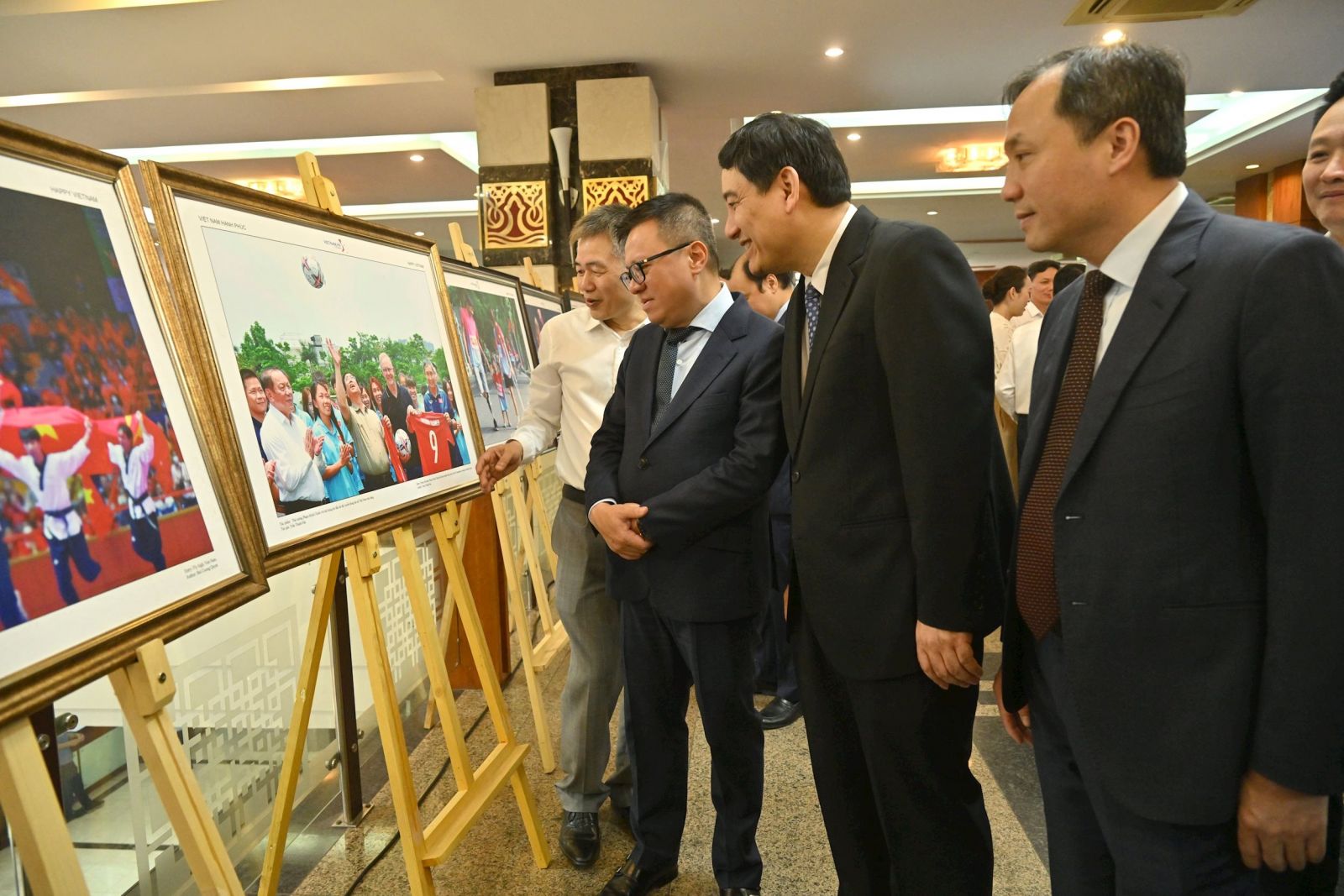 Phát huy vai trò người làm báo trong đồng hành cùng doanh nghiệp phát triển công nghiệp văn hóa Việt Nam