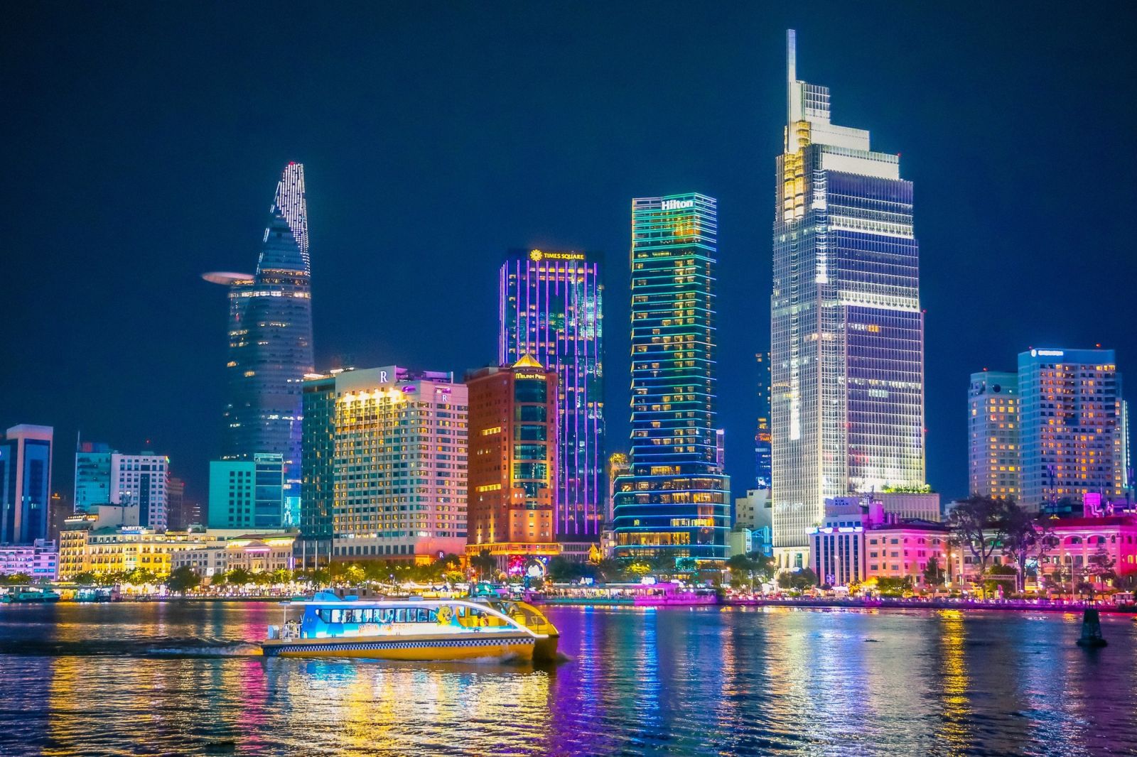 Đô thị trong bối cảnh tổ chức chính quyền địa phương hai cấp - tiếp cận từ pháp luật về quy hoạch đô thị và nông thôn tại Việt Nam