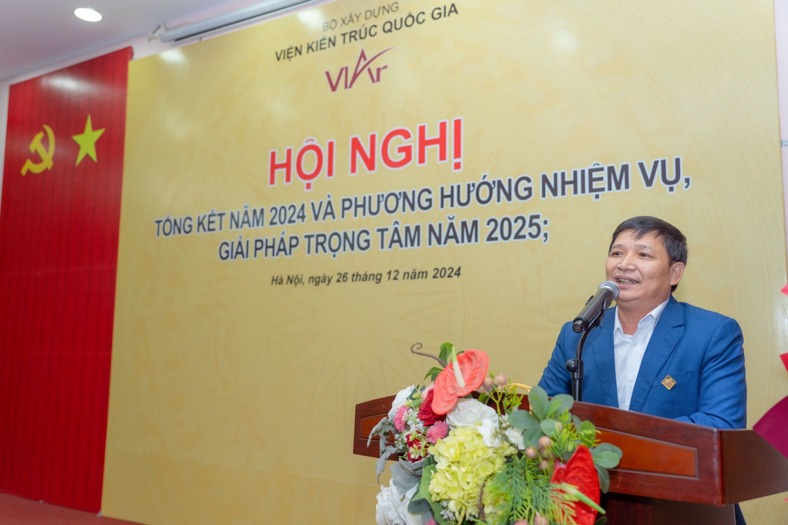 Ông Trương Văn Trường - Giám đốc Phân Viện kiến trúc miền Nam trình bày tham luận tại Hội nghị.