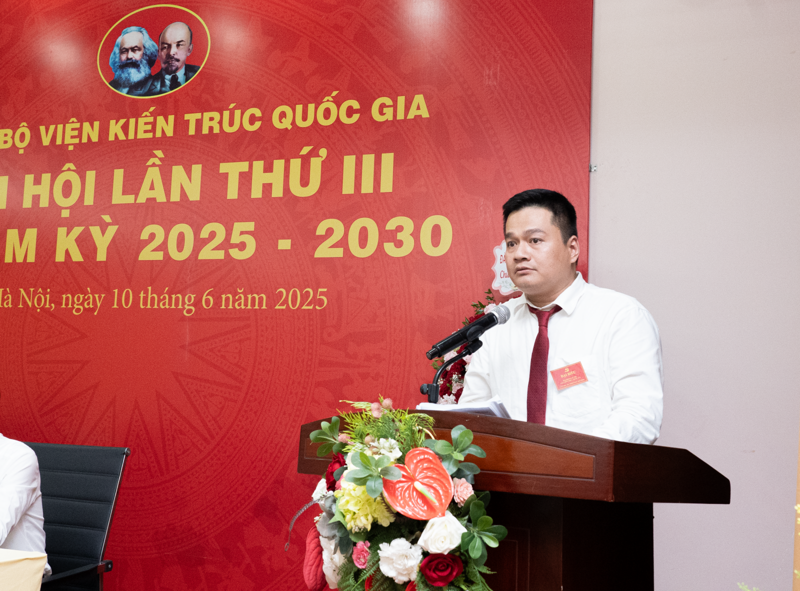 Đồng chí Nguyễn Thành Công - Đảng ủy viên, Phó viện trưởng Viện Kiến trúc Quốc gia