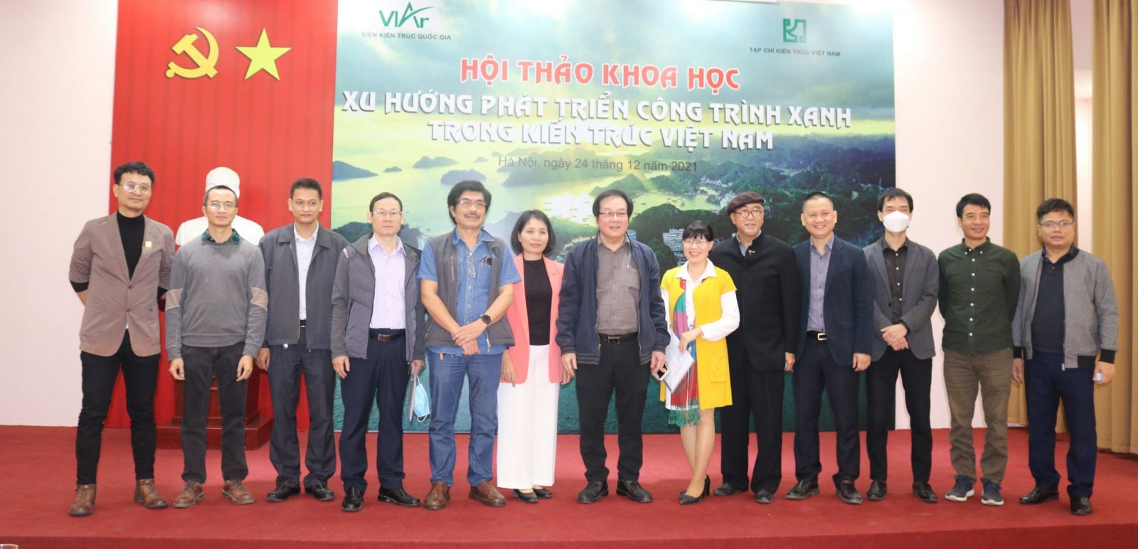 Các đại biểu tham dự Hội thảo khoa học Xu hướng Phát triển Công trình xanh trong Kiến trúc Việt Nam do Tạp chí Kiến trúc Việt Nam tổ chức