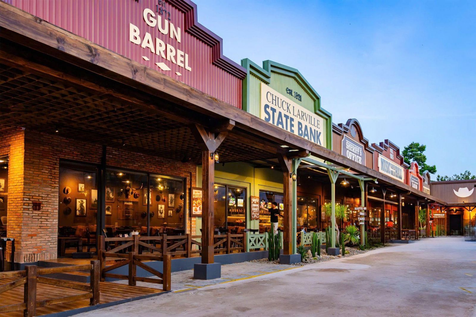 Americano Coffee Phan Trung: Tái hiện tinh thần Cowboy Texas trong mô hình F&B đô thị