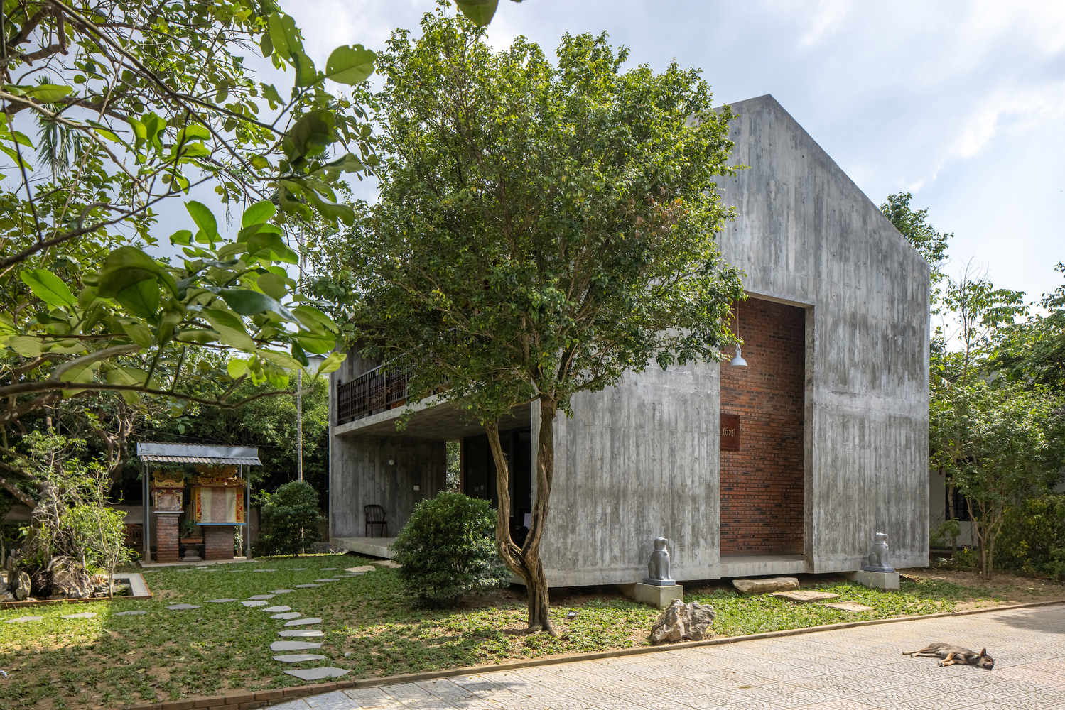 Nhà thờ họ Vương Đình/Cote Architects