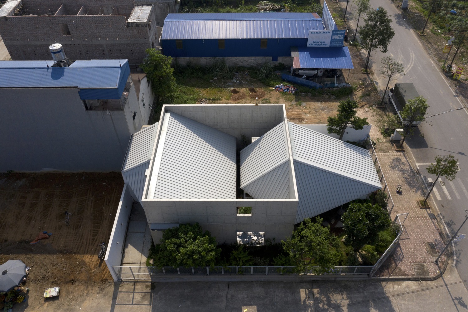 DHY House/AHL architects
