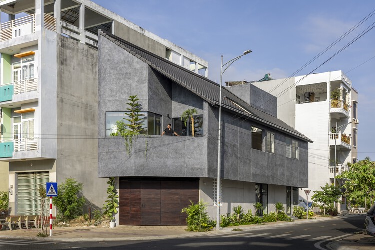 The Inner Court House/Plus Idea Studio