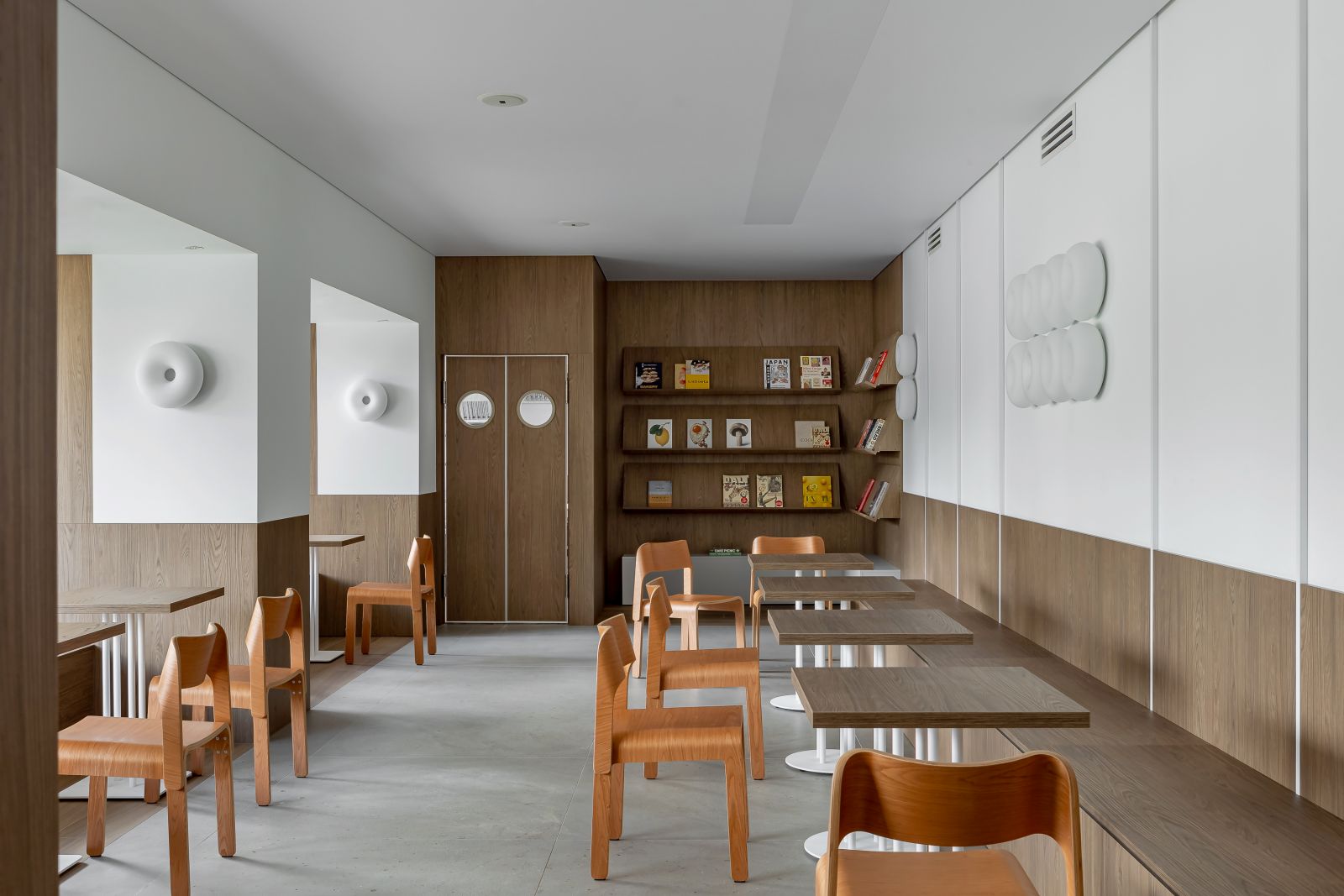 Quán cafe sách Marks - Một nơi ấm cúng để thưởng thức cà phê và đọc sách/