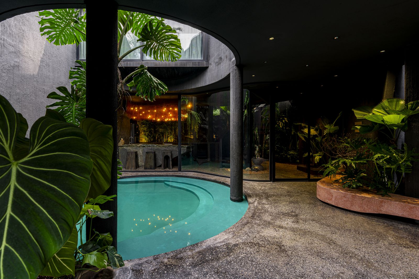 Nhà Bánh Mật - Ốc đảo xanh giữa lòng phố thị