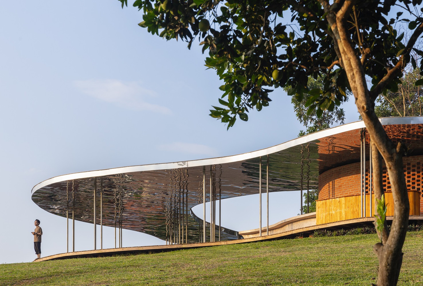 Quin Pavilion/Idee Architects