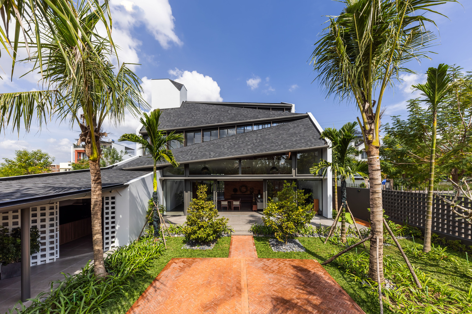 Tent House/Nha Dan Architects