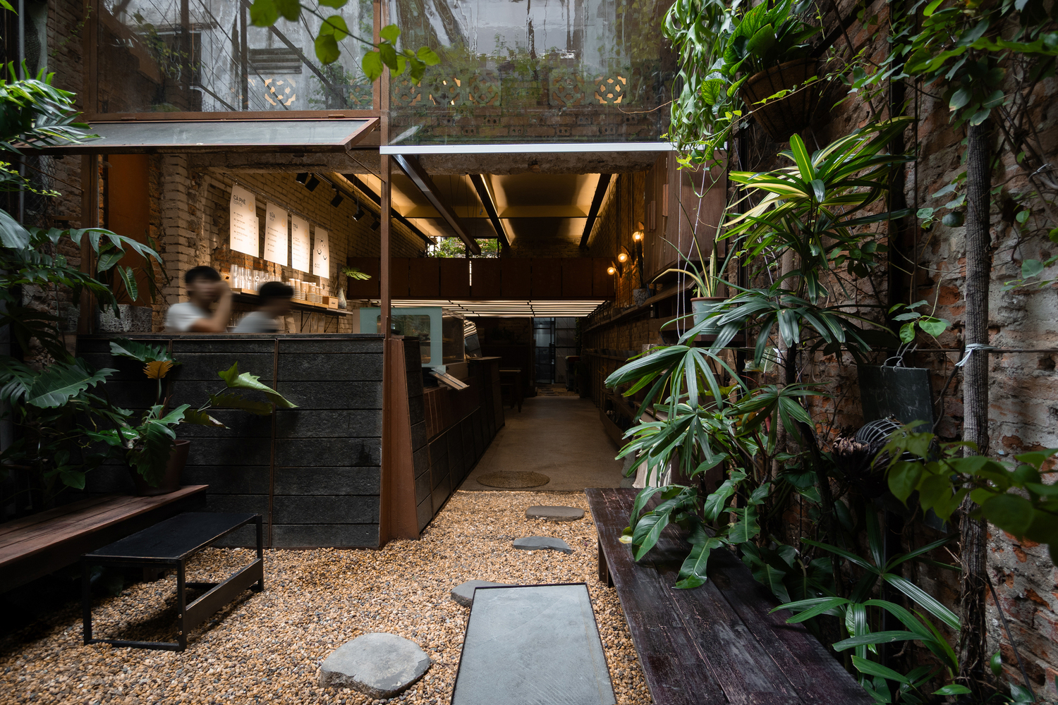 O Plant-based Tôn Thất Đạm Cafe Restaurant/xưởng xép