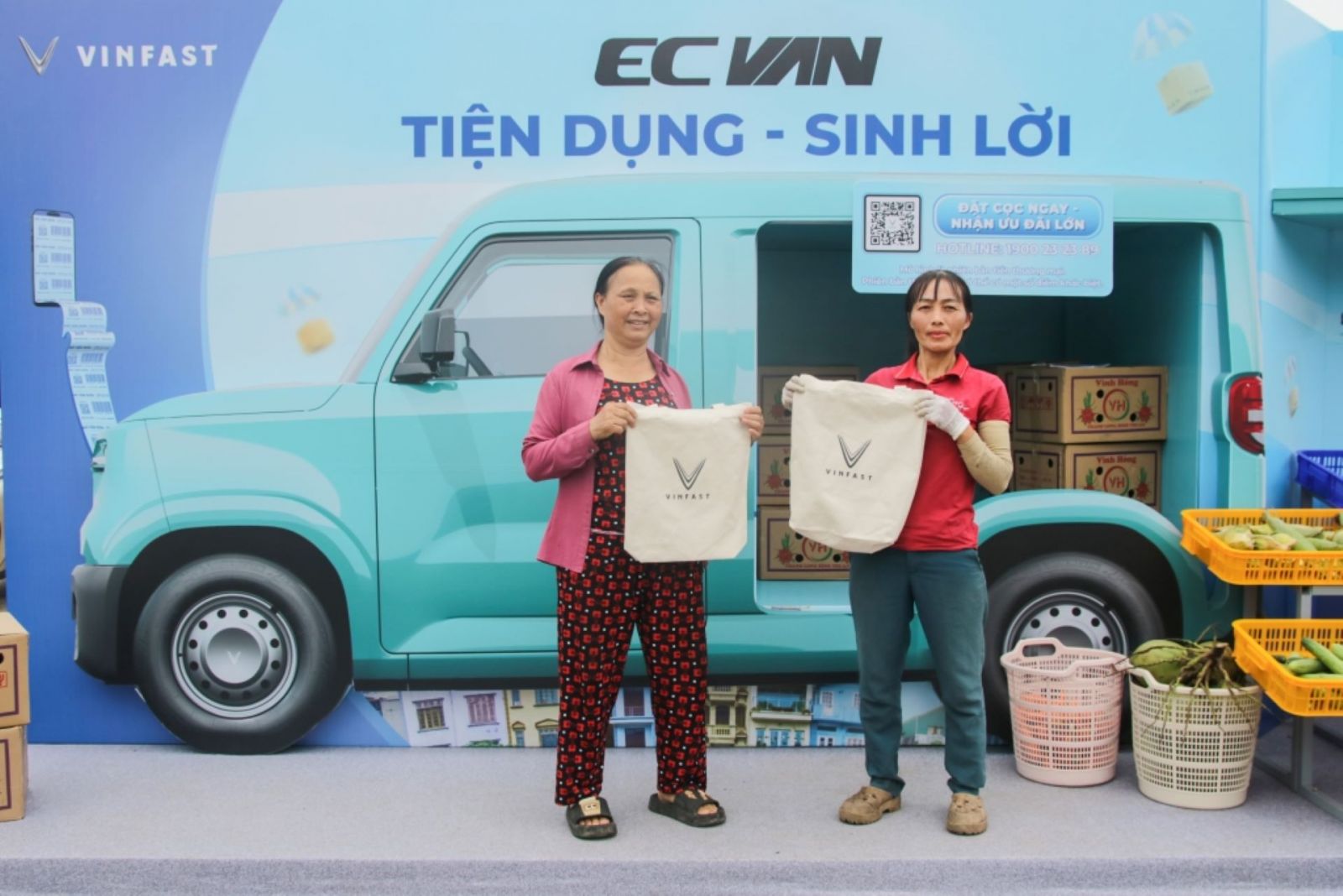  Nhiều tiểu thương tranh thủ đặt cọc VinFast EC Van giữ ưu đãi 10 triệu đồng trước hạn chót