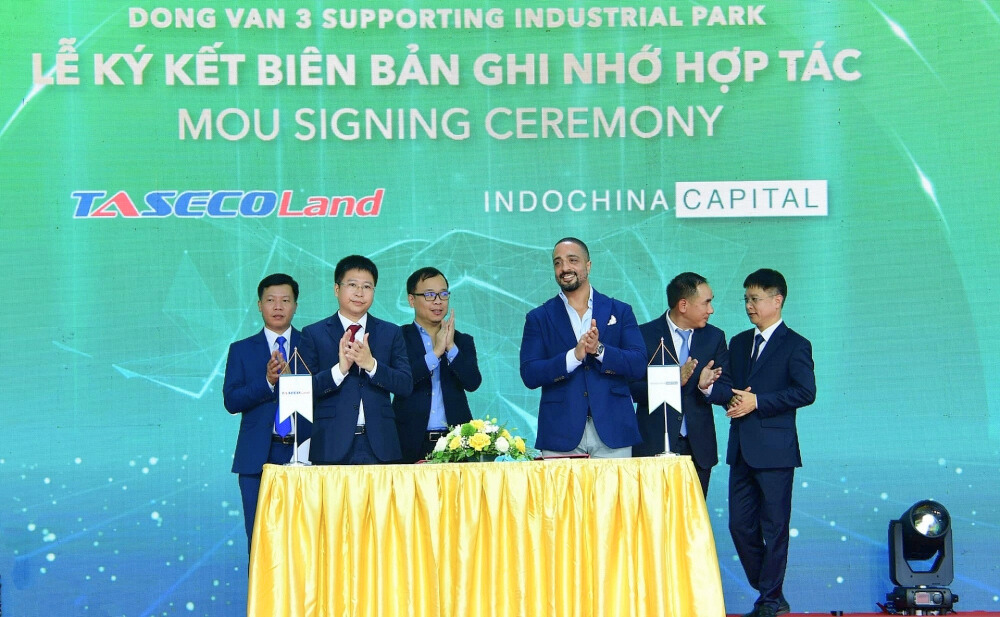 Đại diện Taseco Land ký kết với hai đối tác chiến lược cùng Tập đoàn Sojitz và Indochina Capital Land.