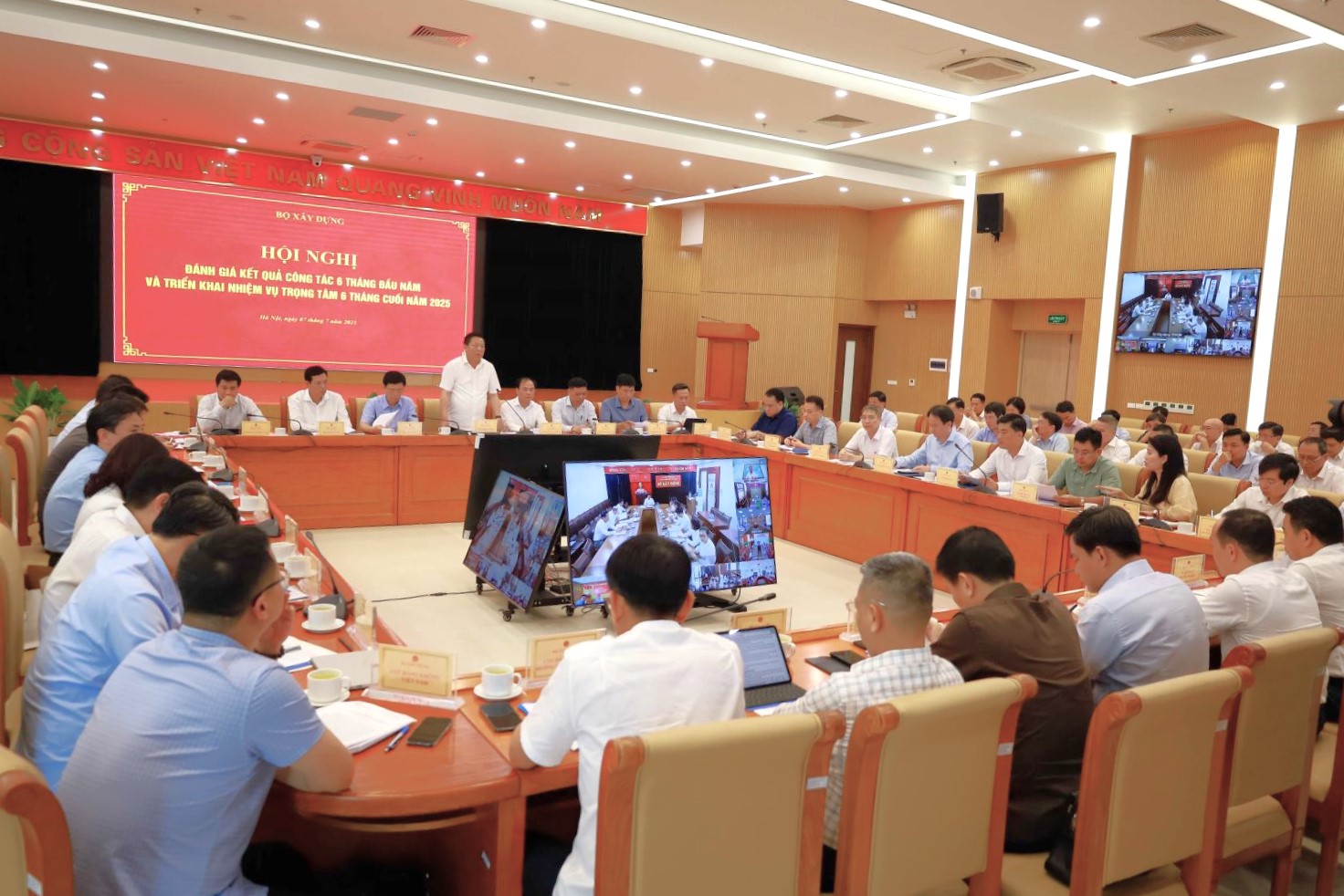 Bộ Xây dựng quyết tâm thực hiện thành công mục tiêu tăng trưởng 8% trở lên trong năm 2025
