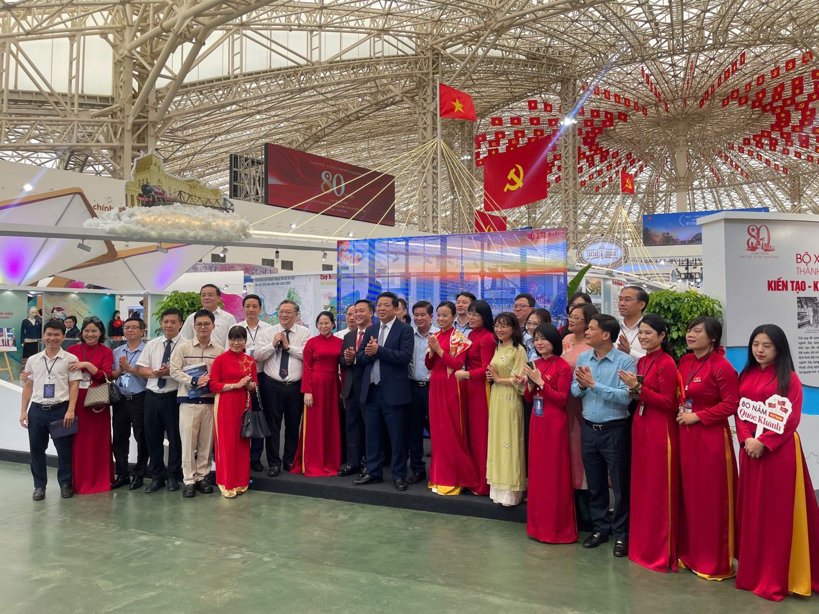 Tự hào góp sức cho Triển lãm thành tựu 80 năm của ngành Xây dựng