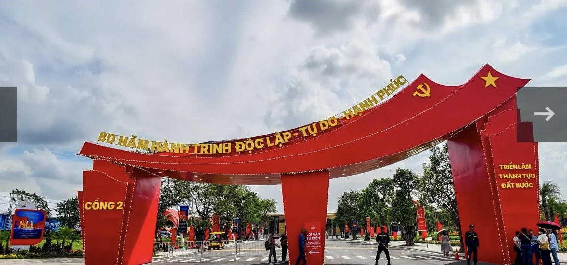 80 năm độc lập: Lấy hạnh phúc nhân dân làm trung tâm 