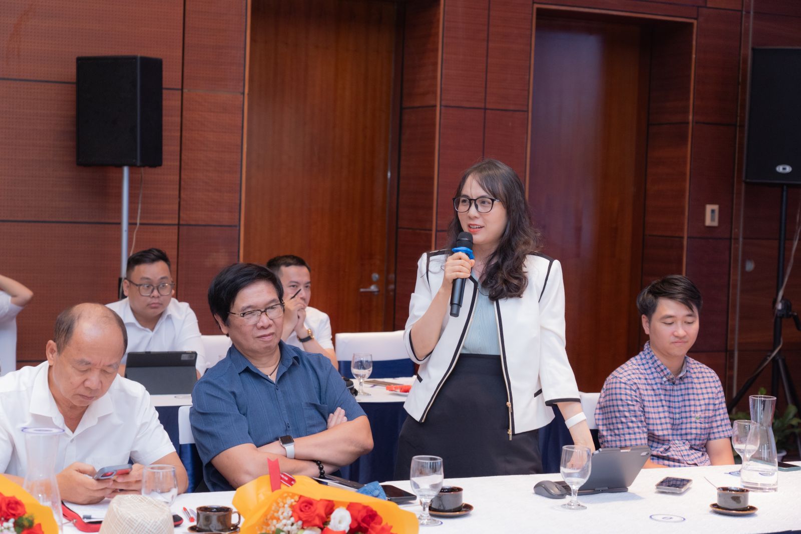 Các chuyên gia, nhà khoa học, nhà quản lý trong lĩnh vực quy hoạch và quản lý đô thị đã tích cực đóng góp ý kiến