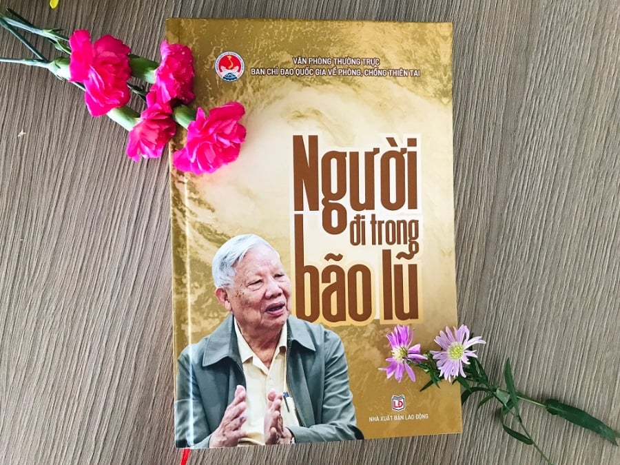 Người đi trong bão – Bộ trưởng của nông dân Việt Nam