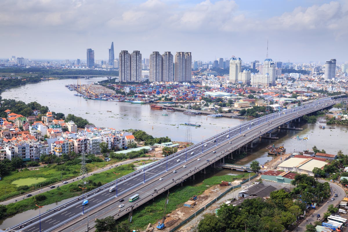phát triển theo định hướng giao thông công cộng và dựa trên khung cấu trúc cảnh quan thiên nhiên