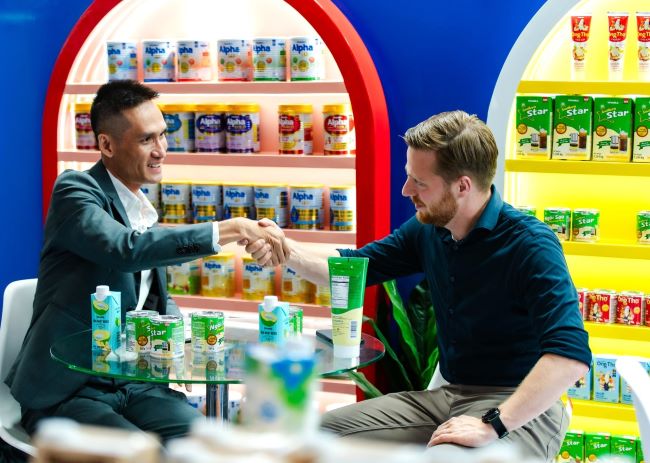 Bộ Công Thương trao Bằng khen Doanh nghiệp xuất khẩu tiêu biểu cho Vinamilk