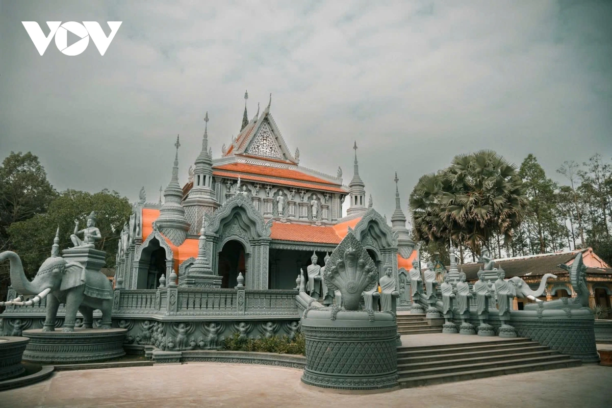 Chùa Sa Leng - viên ngọc kiến trúc Khmer giữa lòng Trà Cú