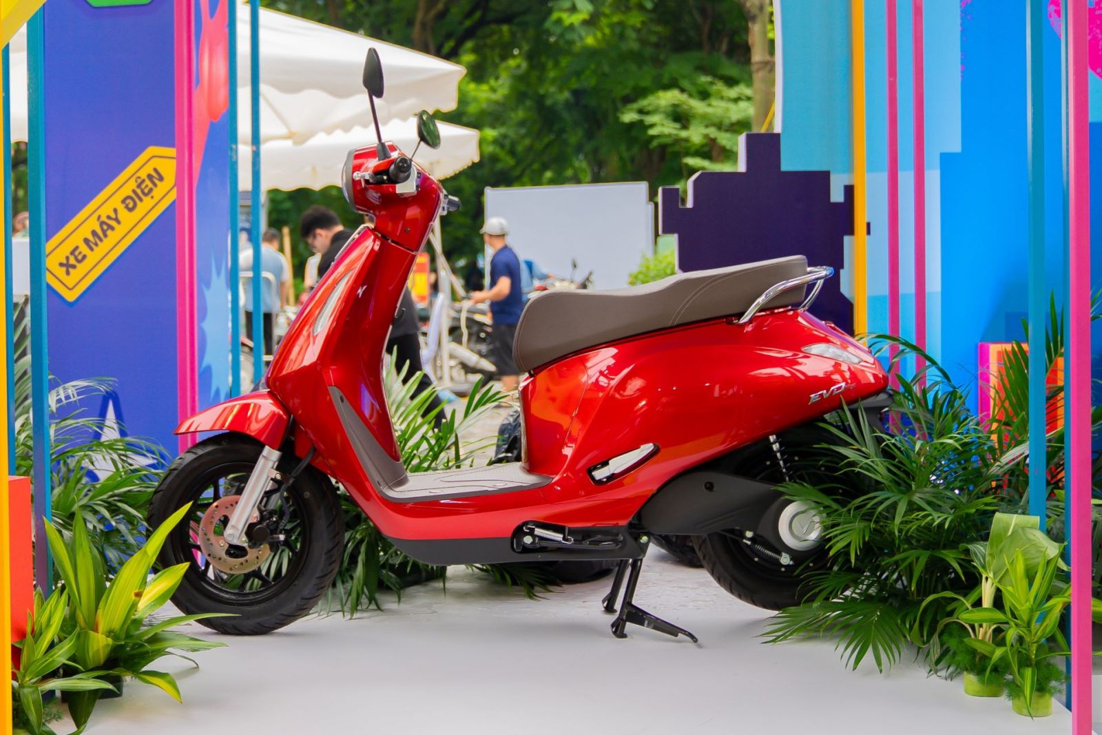  Nữ chủ xe VinFast Evo200: “Tiện lợi, tiết kiệm, không tốn thời gian chờ đổ xăng”