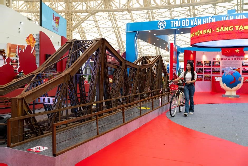 Bỏ túi các góc check-in triệu like tại “tọa độ yêu nước” hot nhất dịp 2/9
