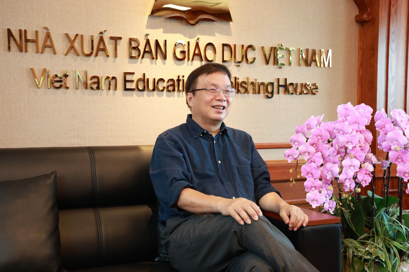 Nguyễn Tiến Thanh – Người lặng lẽ gieo hương chữ trong dòng chảy thơ Việt