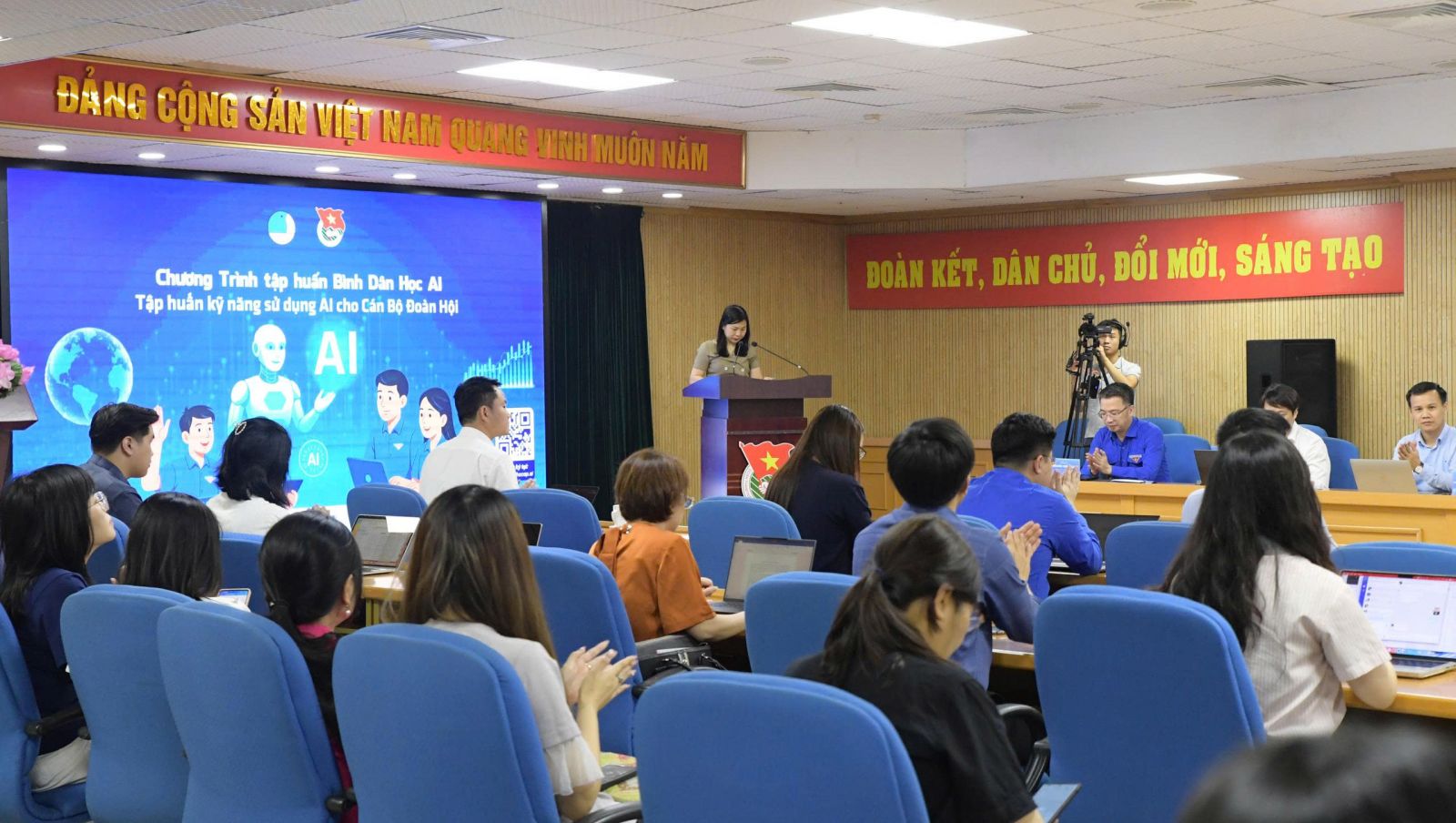 Đào tạo kỹ năng sử dụng AI miễn phí cho 2 triệu thanh niên Việt Nam