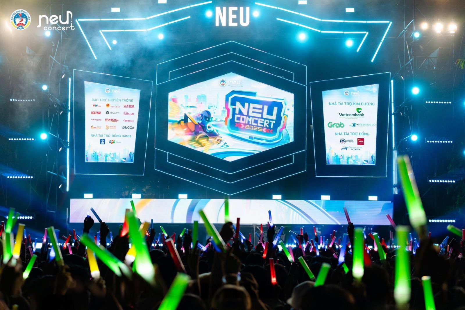 NEU Concert 2026 chính thức khởi động: Khi giai điệu tuổi trẻ ngân vang cùng dấu ấn thời gian