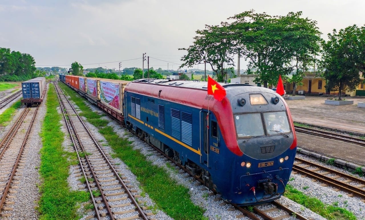 Khẩn trương hoàn thành Hệ thống quy chuẩn, tiêu chuẩn làm cơ sở chuẩn bị Dự án đường sắt Lào Cai - Hà Nội - Hải Phòng