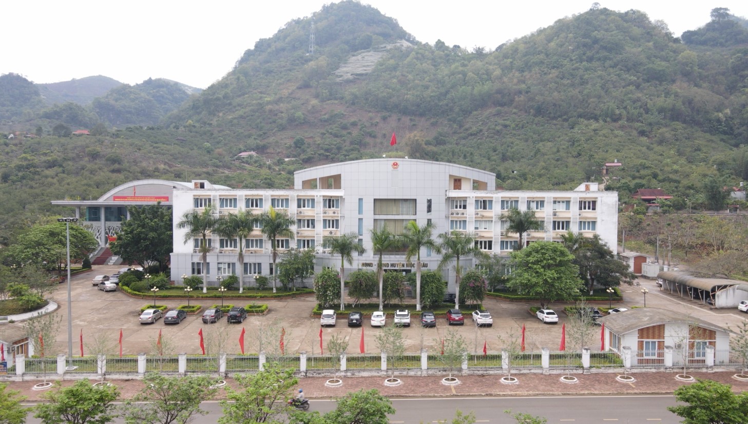 trụ sở ubnd thị xã mộc châu