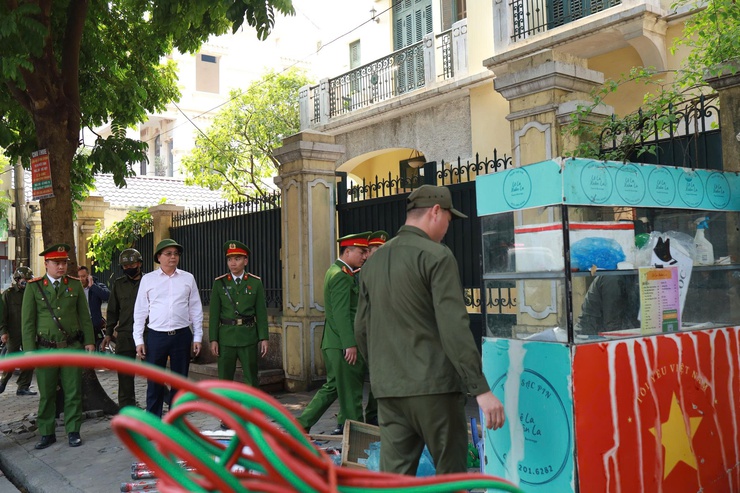 Phường Xuân Đỉnh: Siết chặt quản lý lòng đường, vỉa hè, chuyển biến từ cơ sở